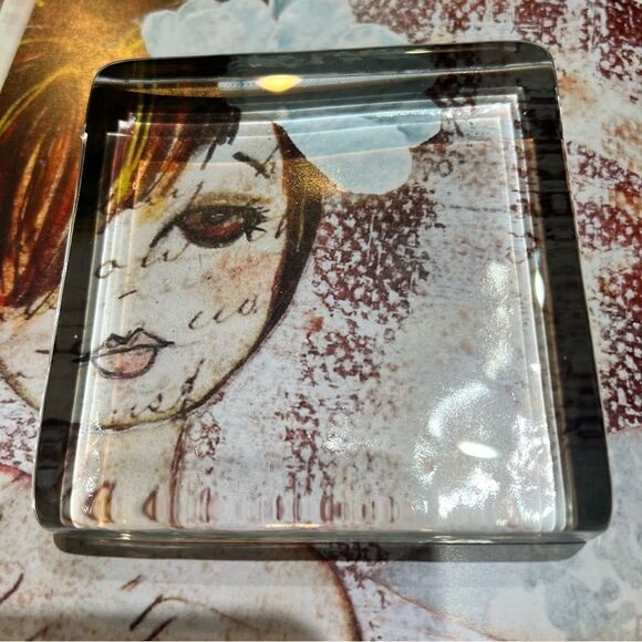 Set a 2 Clear Glass Paperweight Tiles - Picture 6 of 6